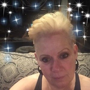 Meet your Posher, Suzanne